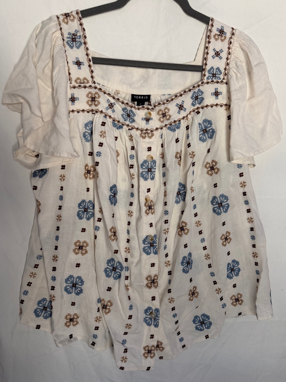 torrid Cream Peasant Blouse with Blue & Brown Embroidery. 2X LIKE NEW - Picture 1 of 6